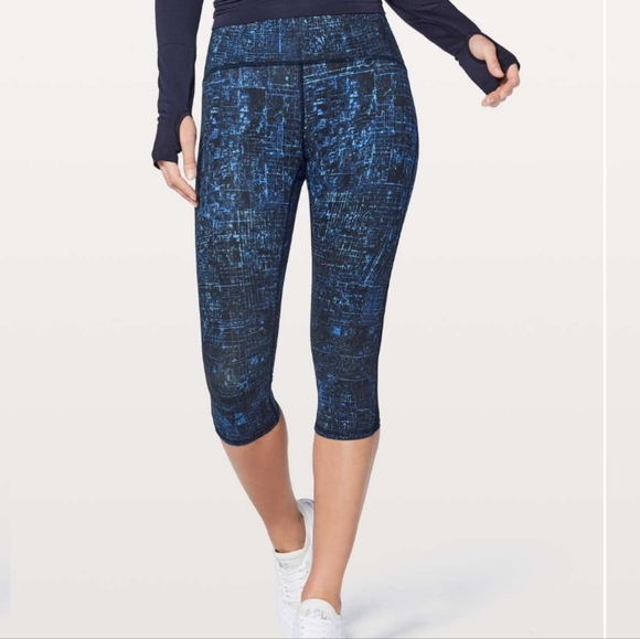 lululemon athletica Pants - Lululemon Train Times Crop 17" City Lights Print